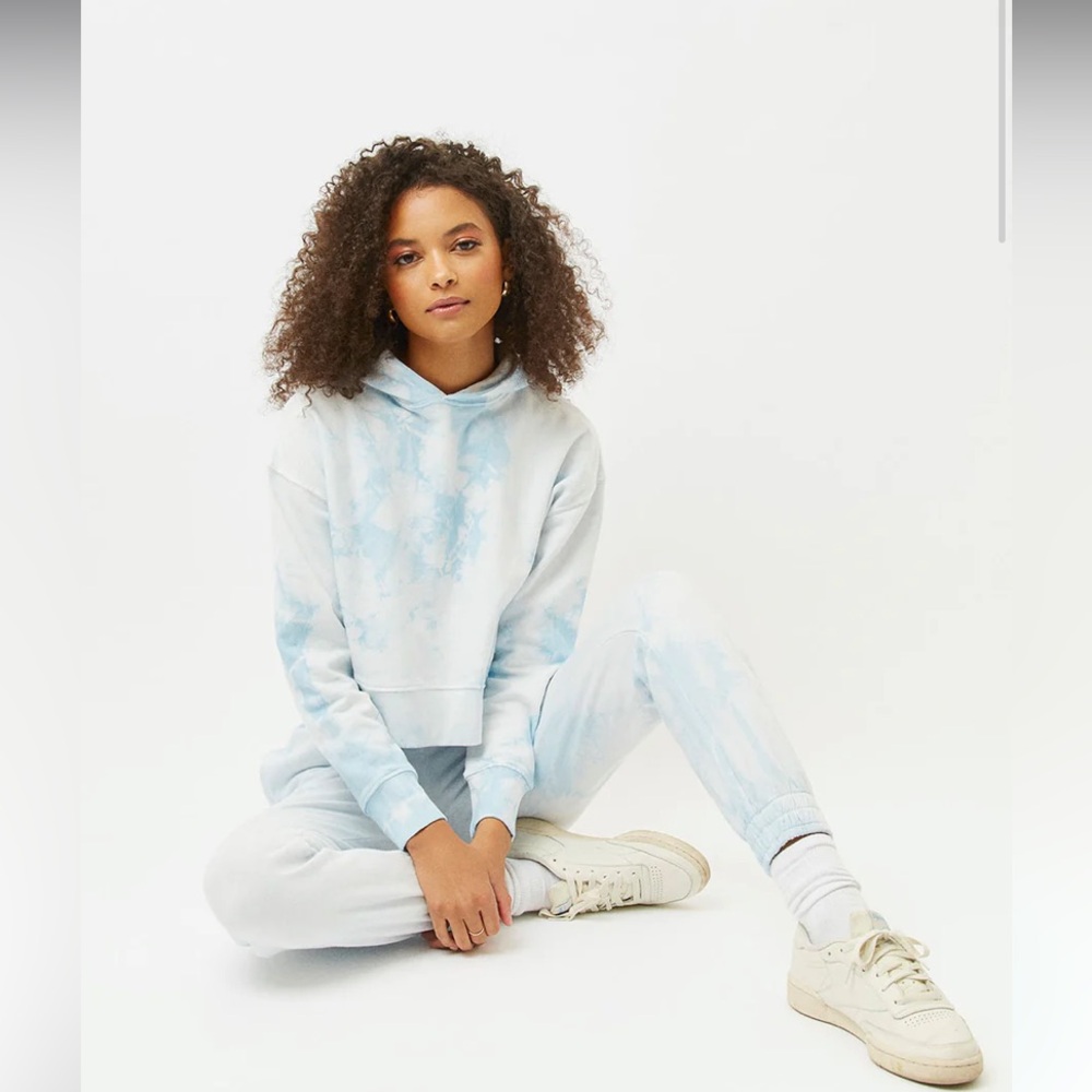 Frankie's Bikinis Burl Sweatshirt in Baby Blue Tie Dye-  size small